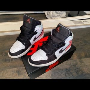Jordan 1 mid